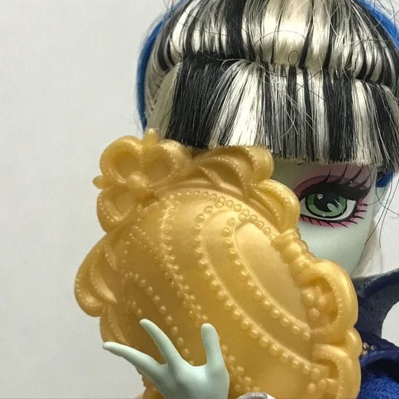 Monster High Frankie Stein - Picture 4 of 6